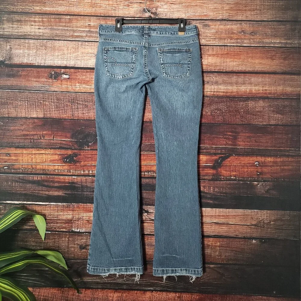 Maurices Womens Size 7/8 Jacie Flare Low. Rise Denim Blue Jeans - Picture 4 of 10